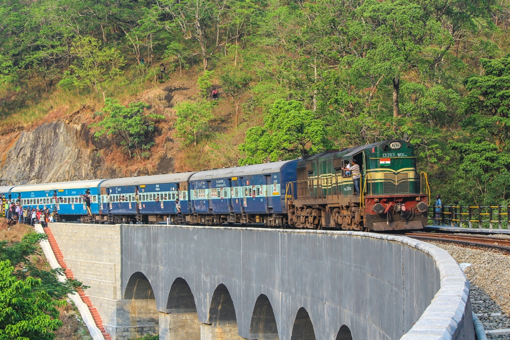 Indian Railways 13283 | Puliyarai R.F. Part | IN